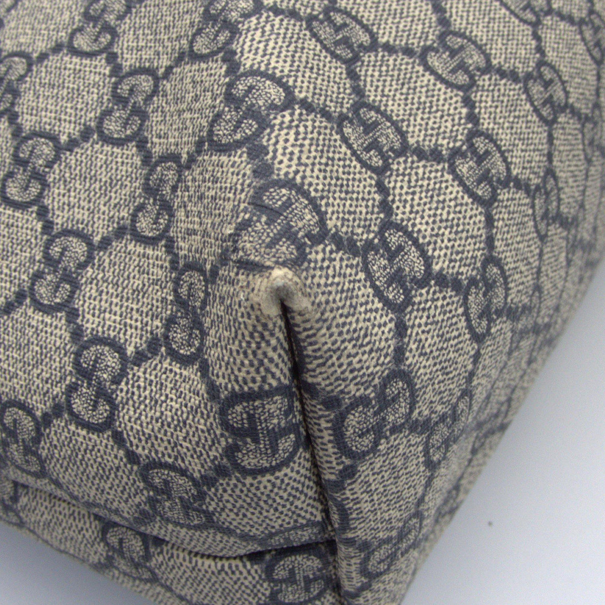 Close-up of GG bags hardware and fine stitching