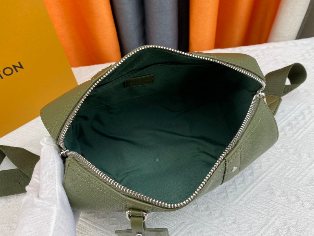 Bags- Elite Carryalls Luxury Designer Leather Handbag