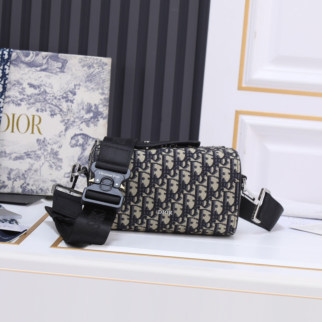 Bags- Elite Carryalls Luxury Designer Leather Handbag