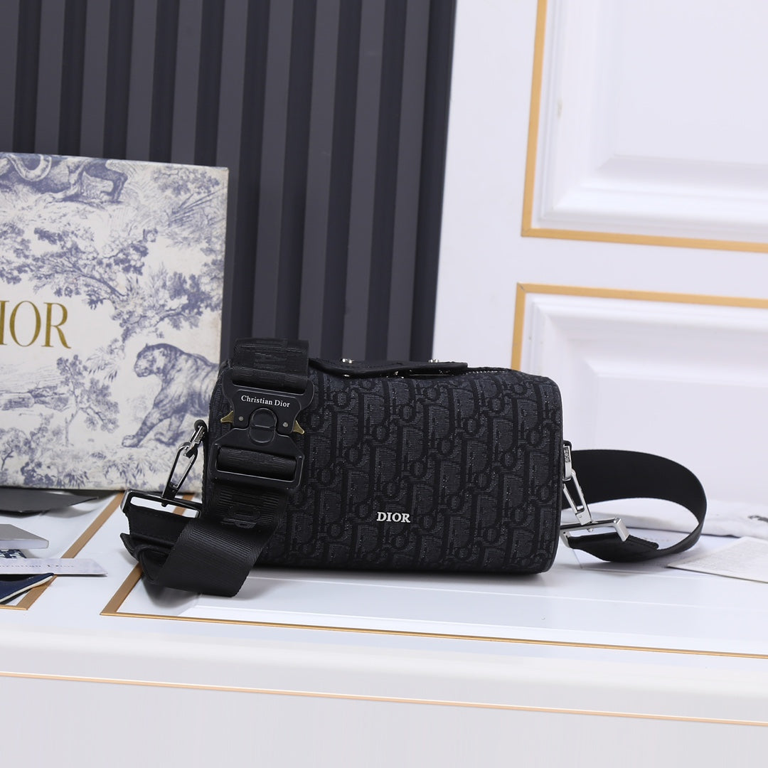 Bags- Elite Carryalls Luxury Designer Leather Handbag