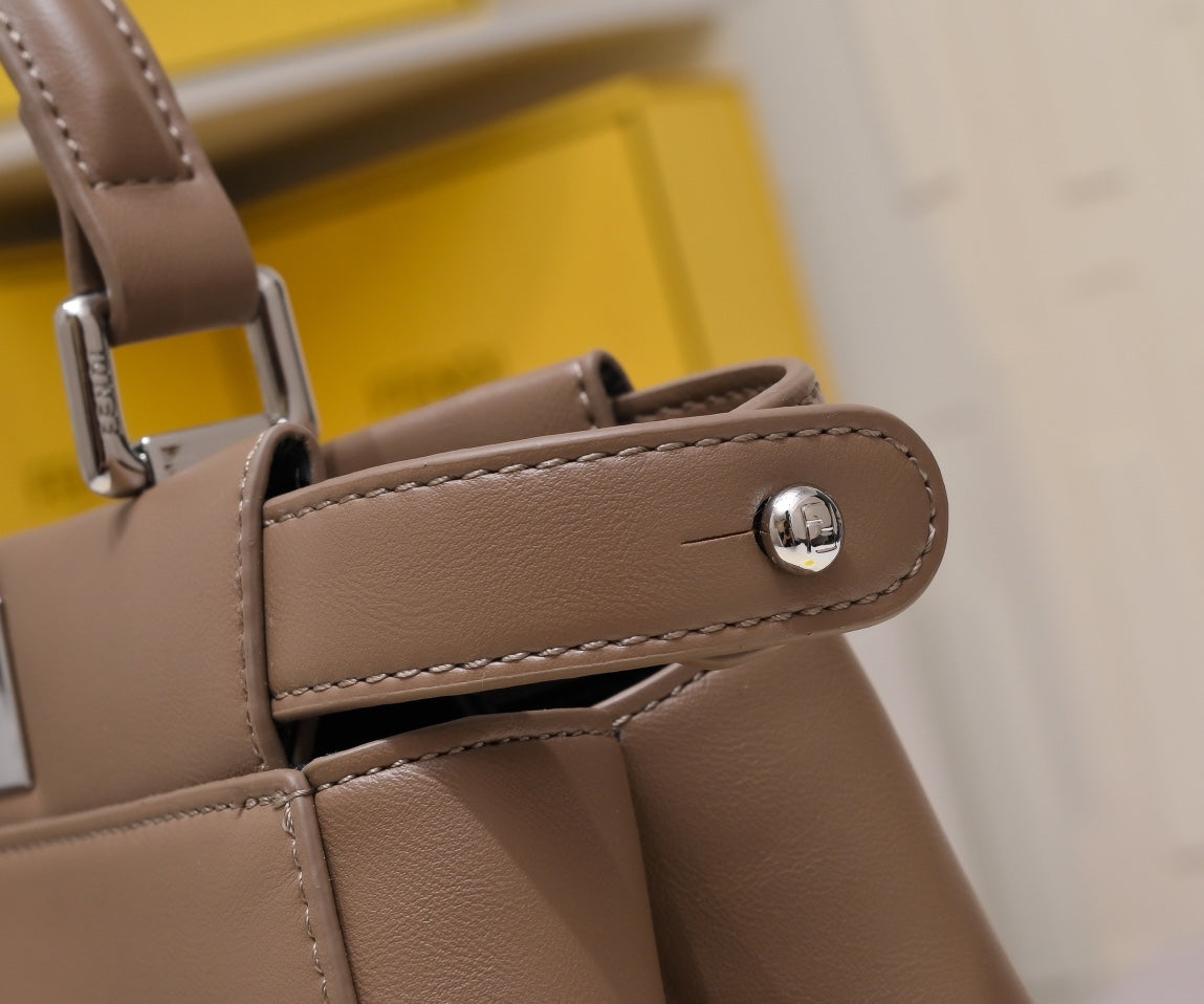 Bags- Elite Carryalls Luxury Designer Leather Handbag
