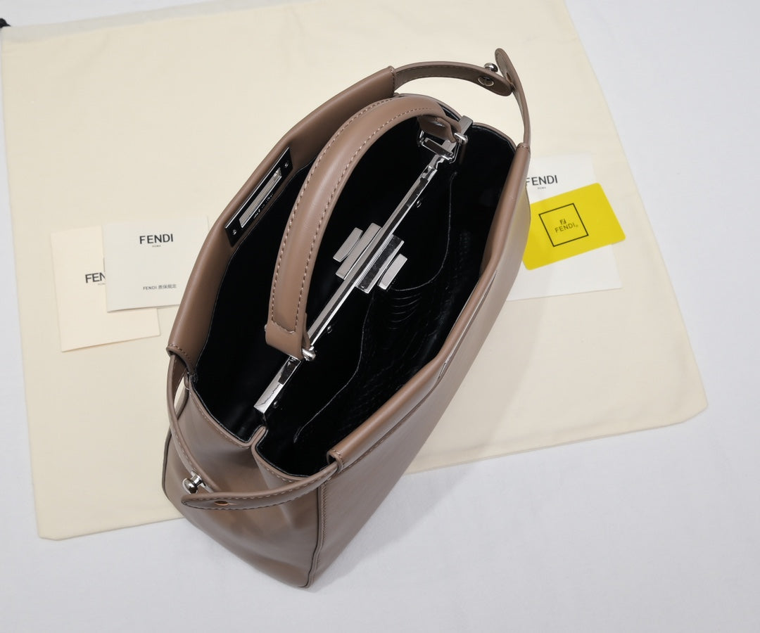 Bags- Elite Carryalls Luxury Designer Leather Handbag