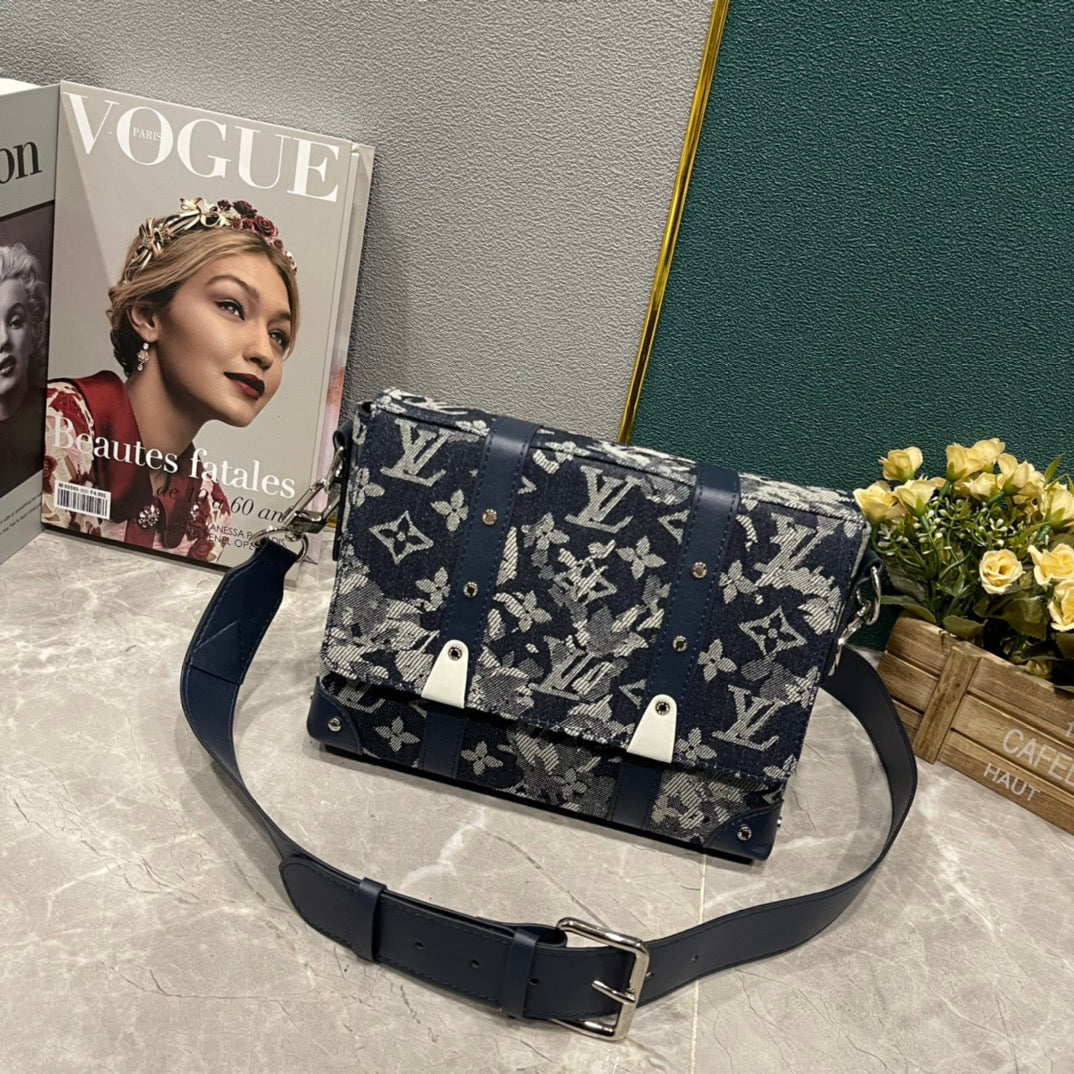 Bags- Elite Carryalls Elegant Everyday Designer Handbag