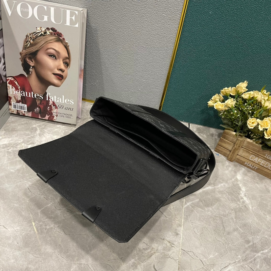 Bags- Elite Carryalls Elegant Everyday Designer Handbag