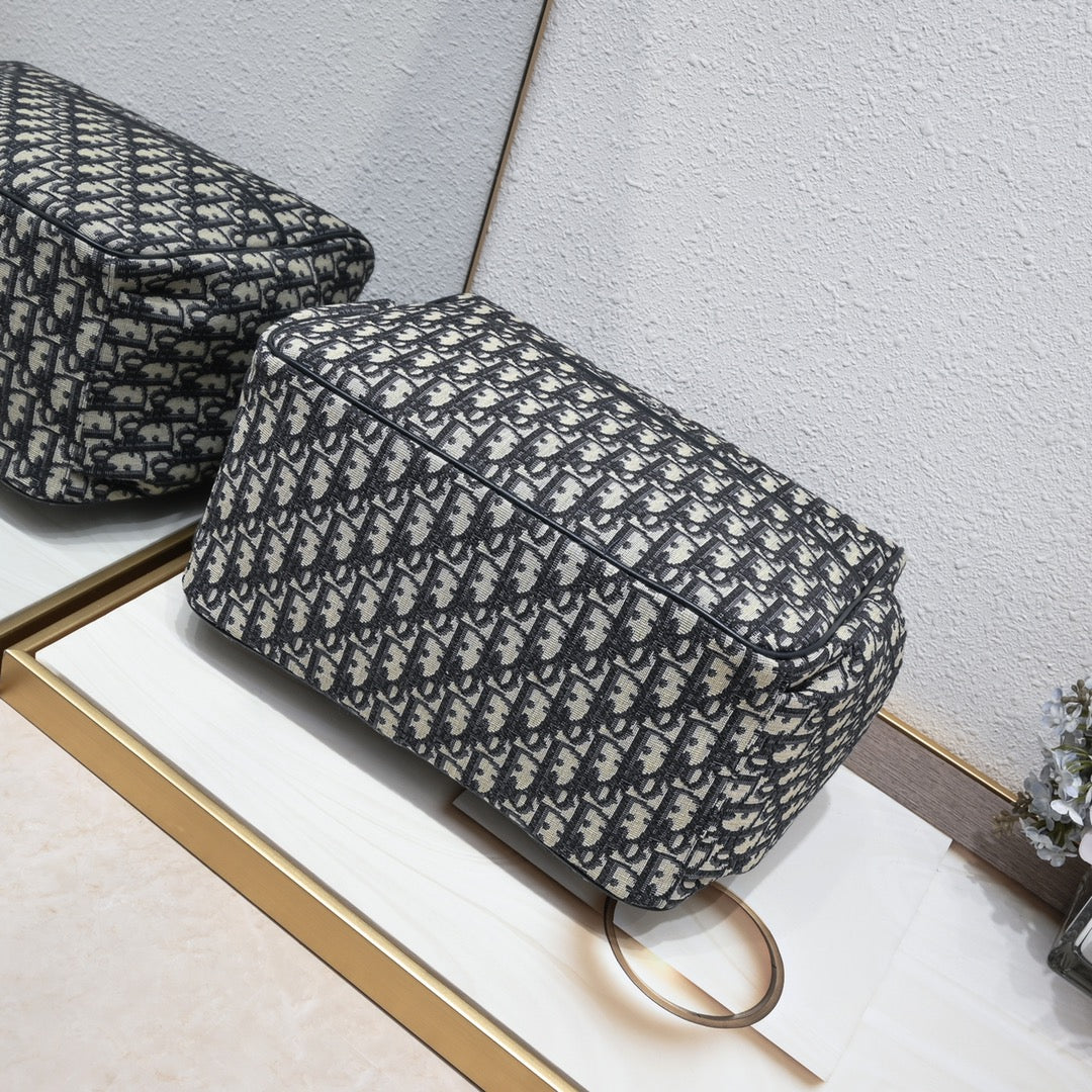 Bags- Elite Carryalls Elegant Everyday Designer Handbag