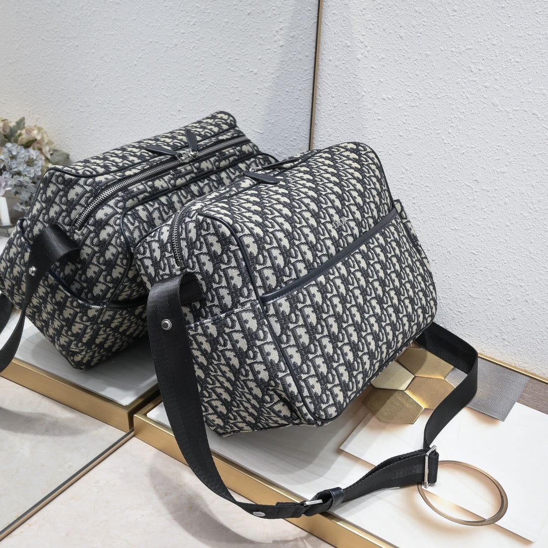 Bags- Elite Carryalls Elegant Everyday Designer Handbag