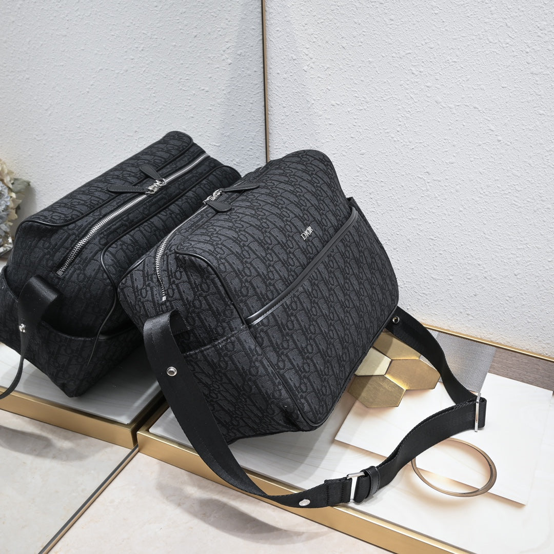 Bags- Elite Carryalls Elegant Everyday Designer Handbag
