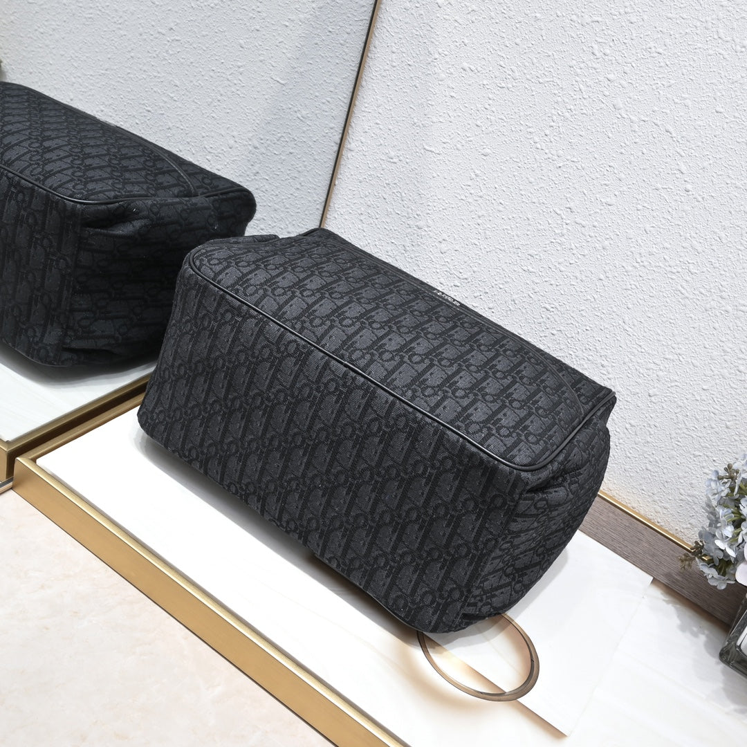 Bags- Elite Carryalls Elegant Everyday Designer Handbag