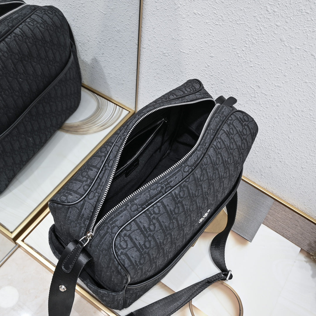 Bags- Elite Carryalls Elegant Everyday Designer Handbag