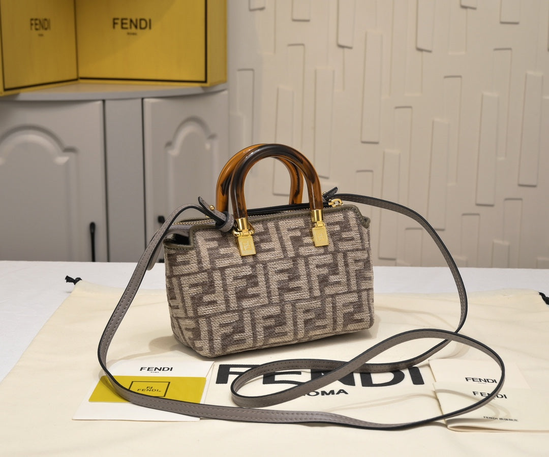 Bags- Elite Carryalls Luxury Designer Leather Handbag