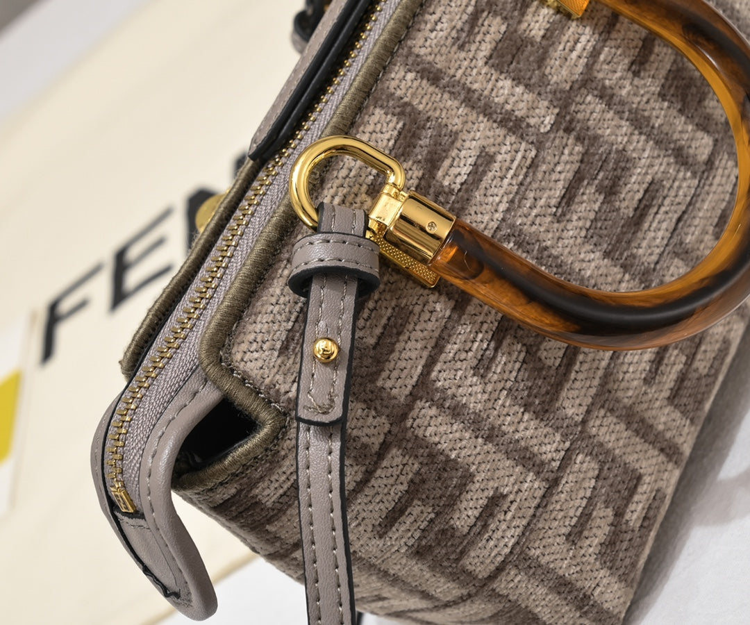 Bags- Elite Carryalls Luxury Designer Leather Handbag