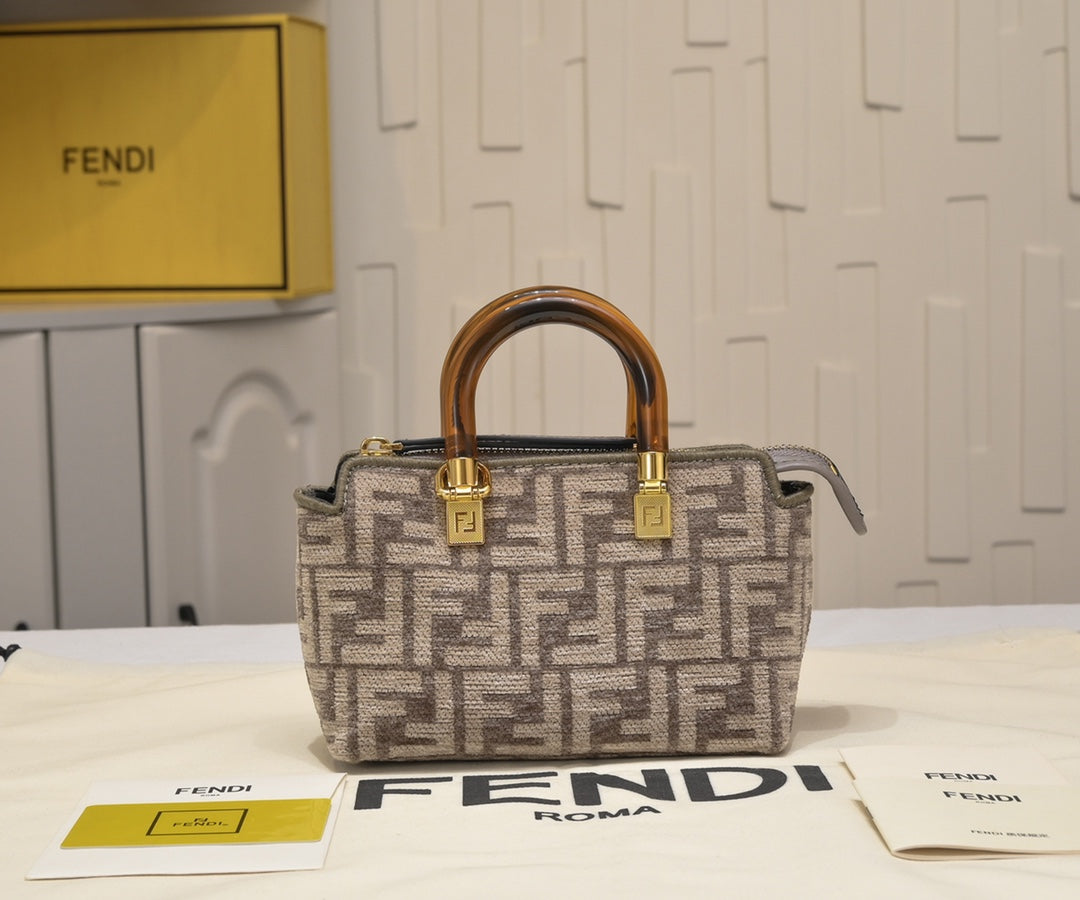 Bags- Elite Carryalls Luxury Designer Leather Handbag