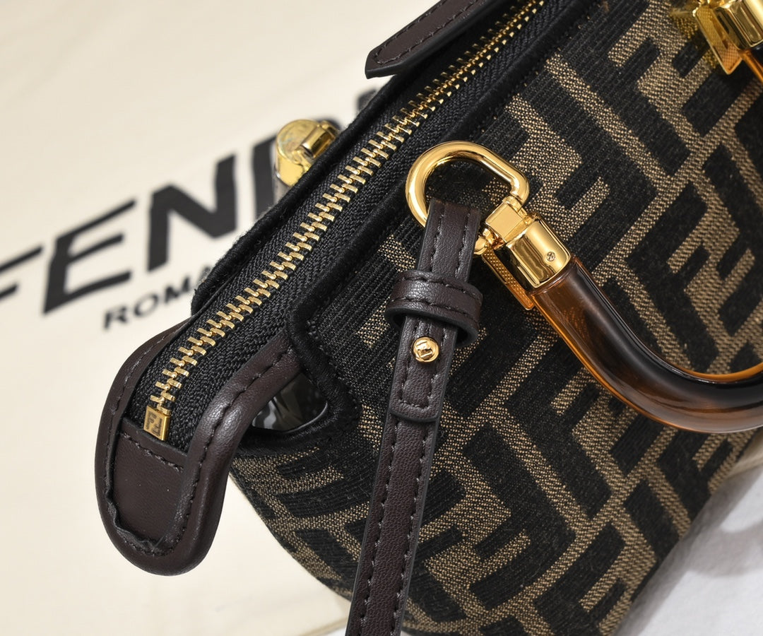 Bags- Elite Carryalls Luxury Designer Leather Handbag