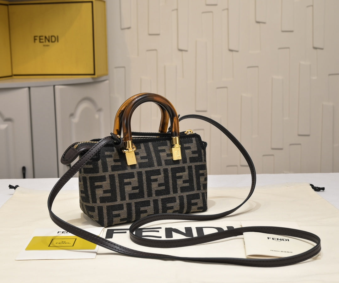 Bags- Elite Carryalls Luxury Designer Leather Handbag