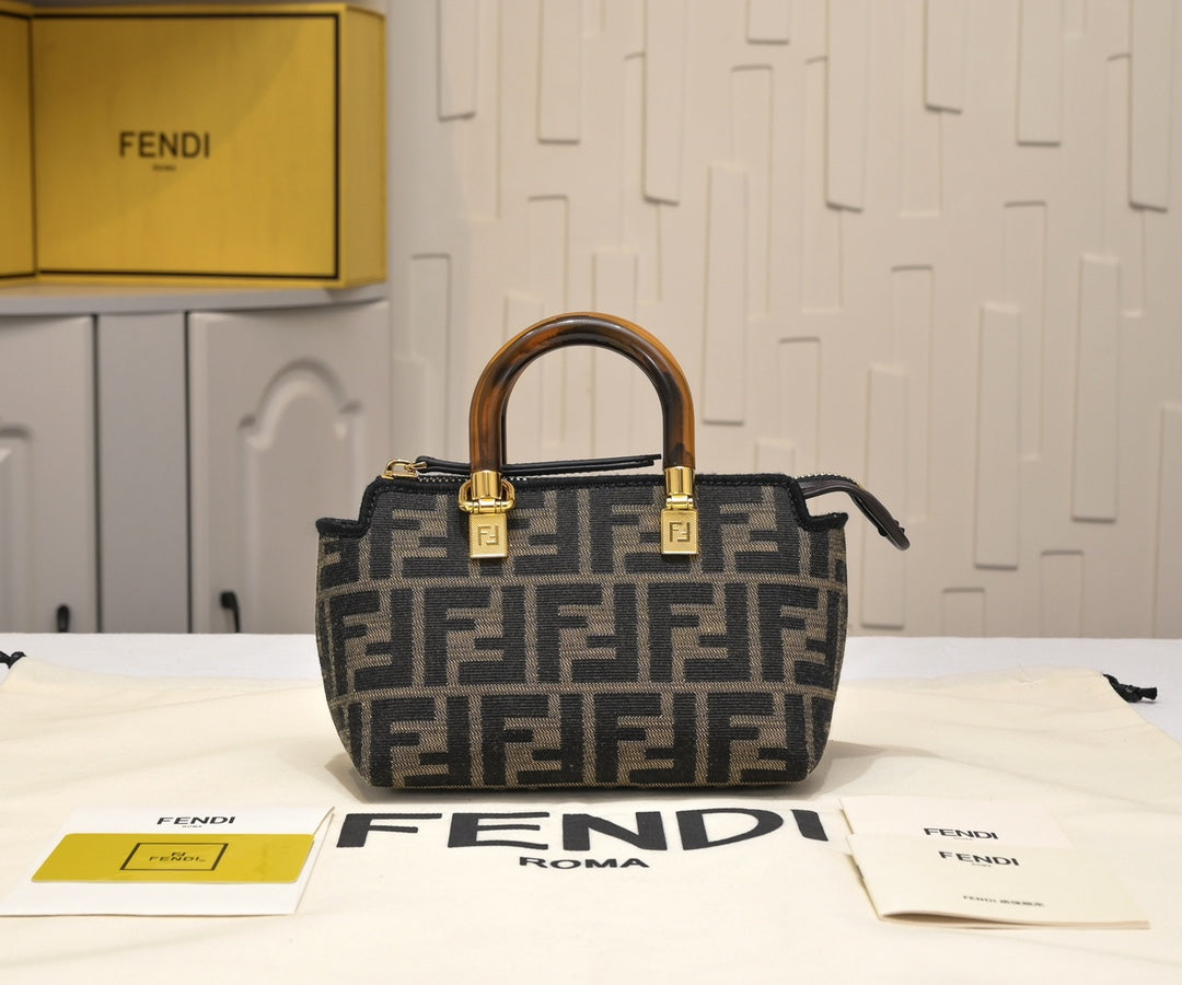 Bags- Elite Carryalls Luxury Designer Leather Handbag