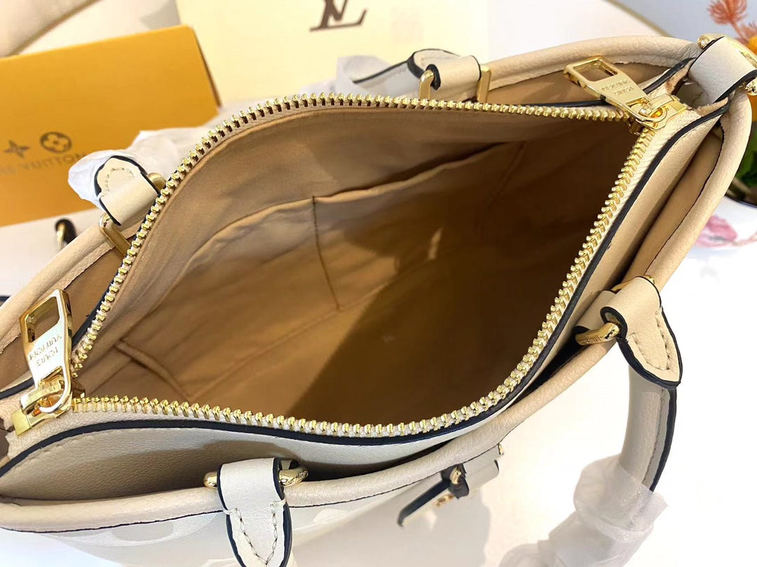 Bags- Elite Carryalls Premium Designer Shoulder Bag