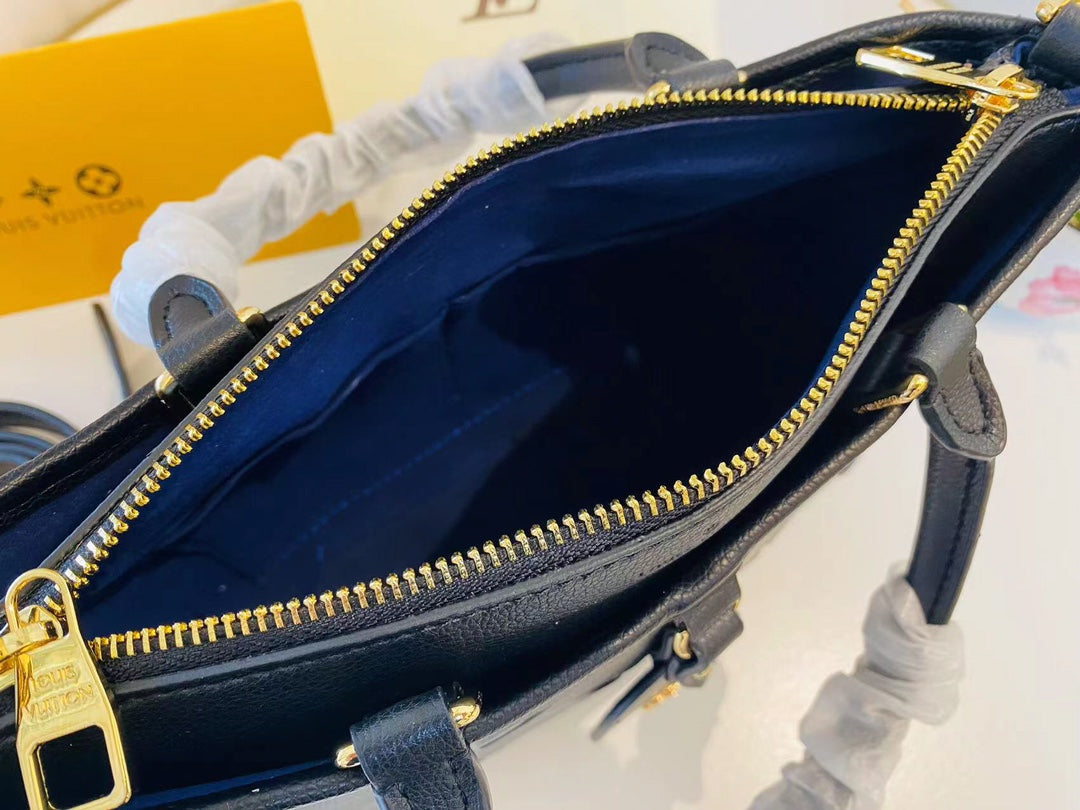 Bags- Elite Carryalls Luxury Designer Leather Handbag
