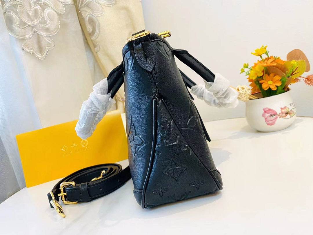 Bags- Elite Carryalls Elegant Everyday Designer Handbag