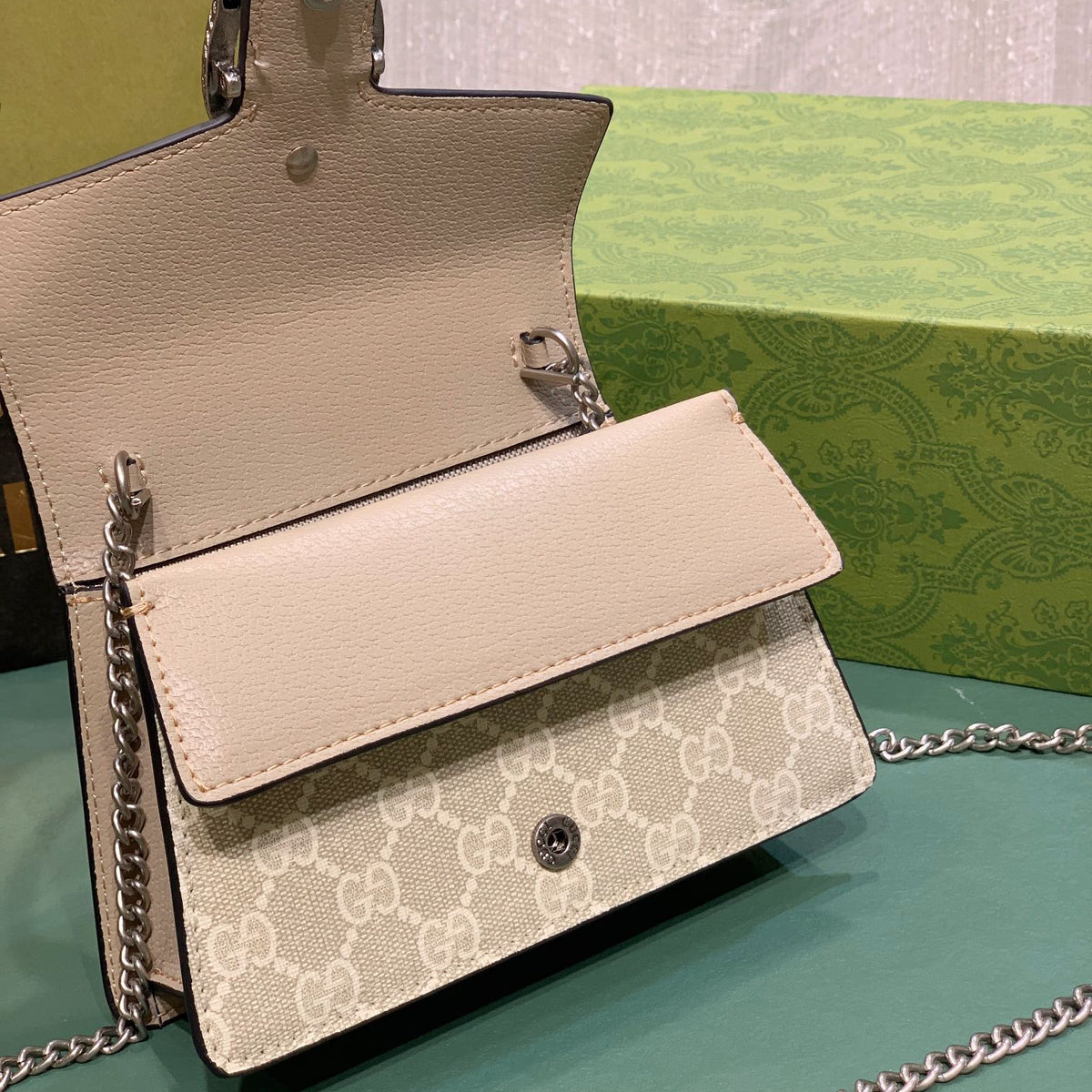 Bags- Elite Carryalls Luxury Designer Leather Handbag