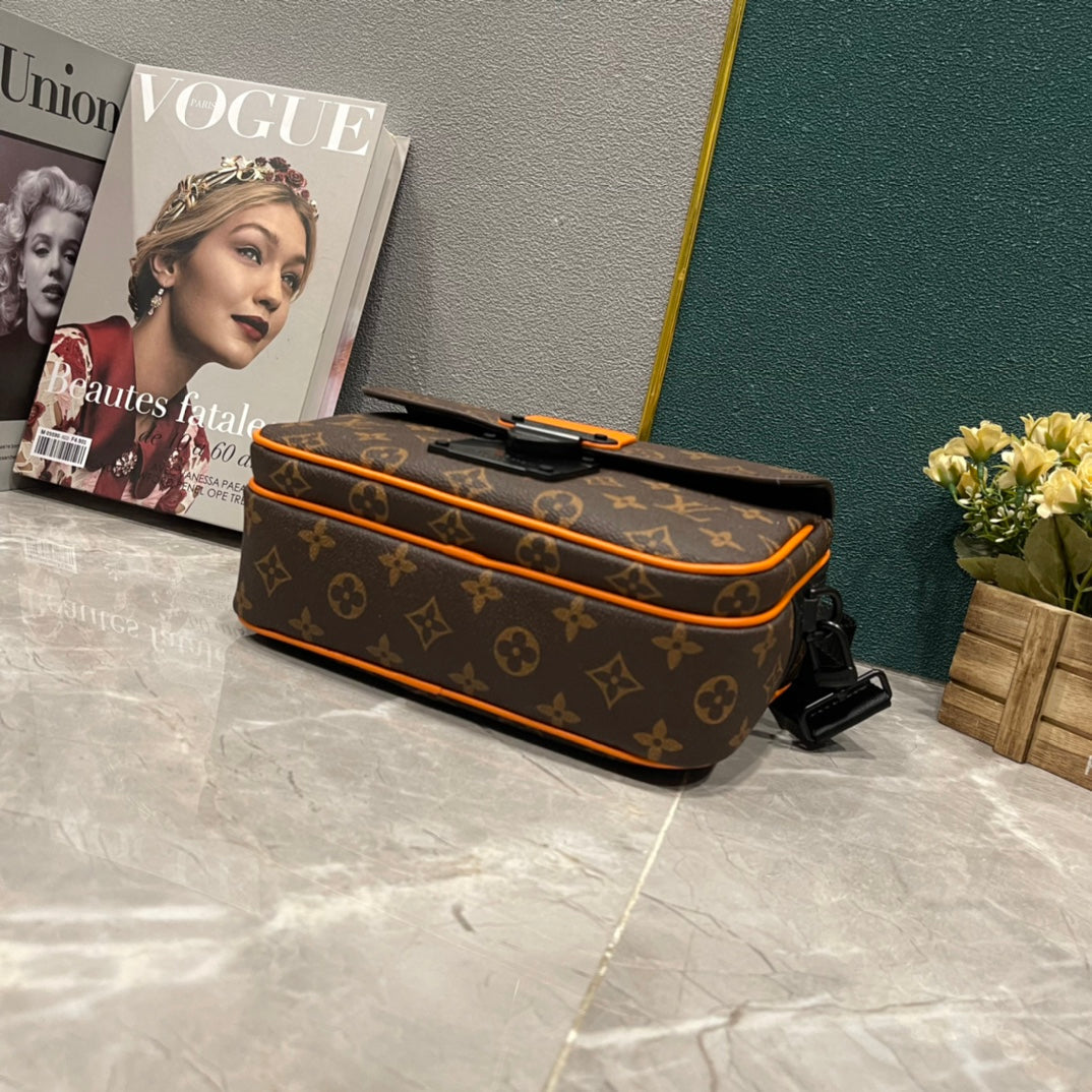 Bags- Elite Carryalls Premium Designer Shoulder Bag