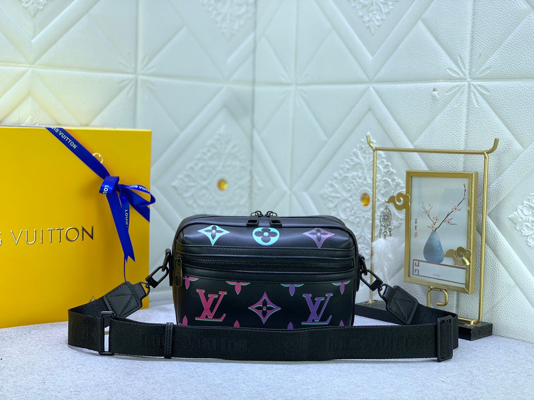 Bags- Elite Carryalls Elegant Everyday Designer Handbag
