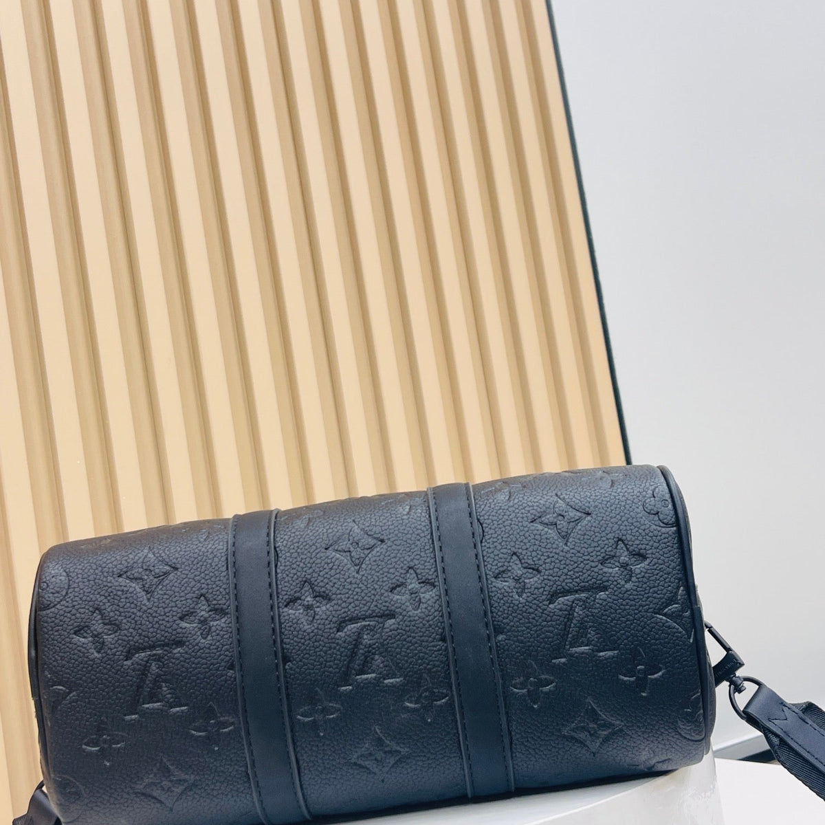 Bags- Elite Carryalls Luxury Designer Leather Handbag