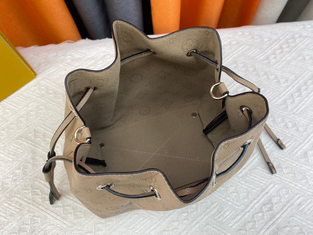 Bags- Elite Carryalls Elegant Everyday Designer Handbag