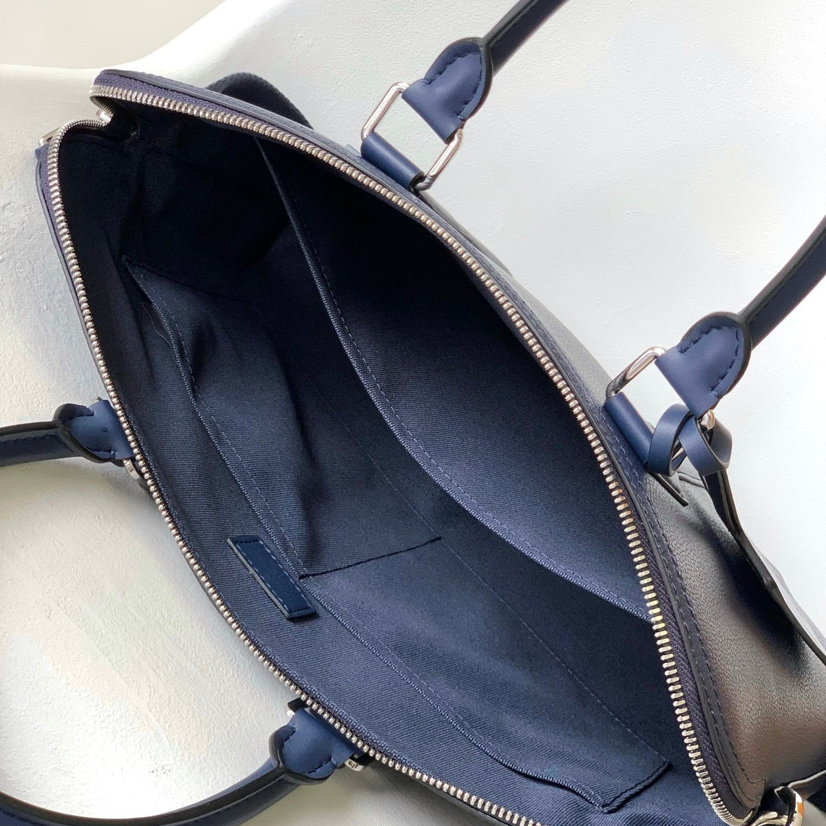 Bags- Elite Carryalls Elegant Everyday Designer Handbag