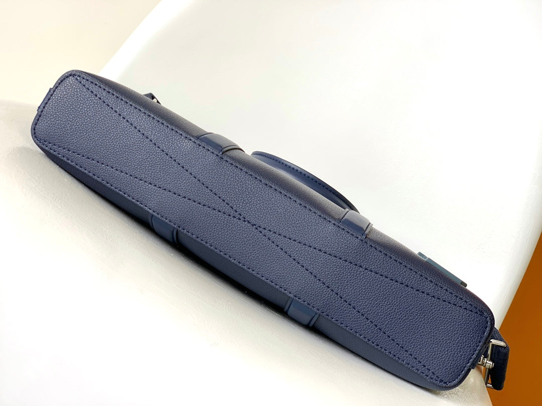 Bags- Elite Carryalls Elegant Everyday Designer Handbag