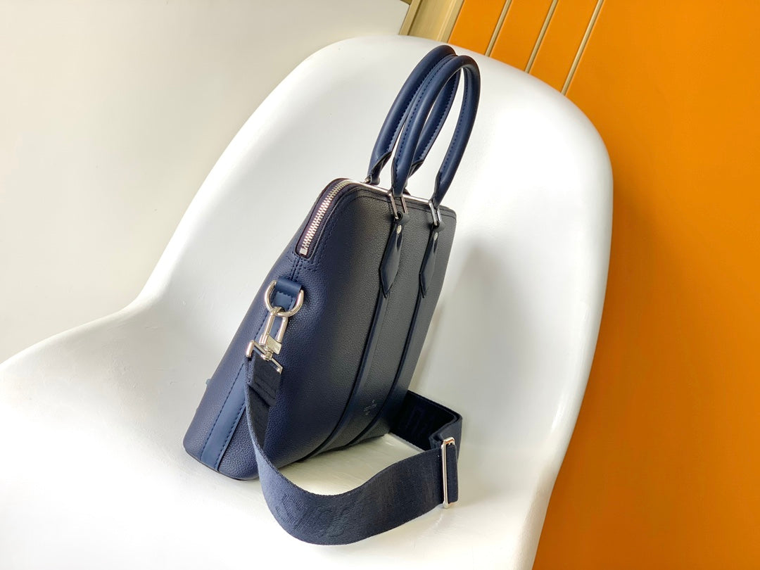 Bags- Elite Carryalls Elegant Everyday Designer Handbag