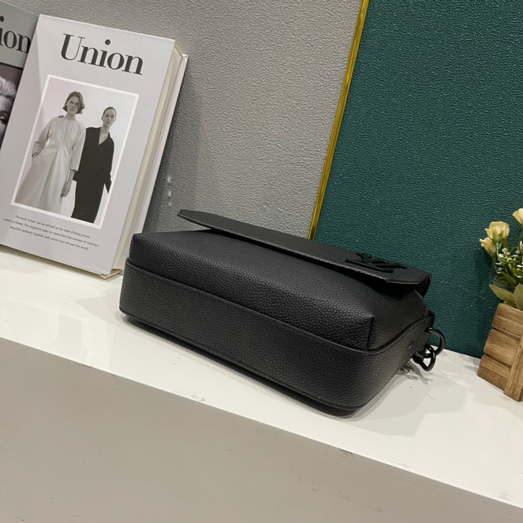 Bags- Elite Carryalls Luxury Designer Leather Handbag