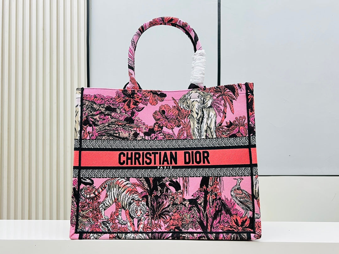 Bags- Elite Carryalls Elegant Everyday Designer Handbag