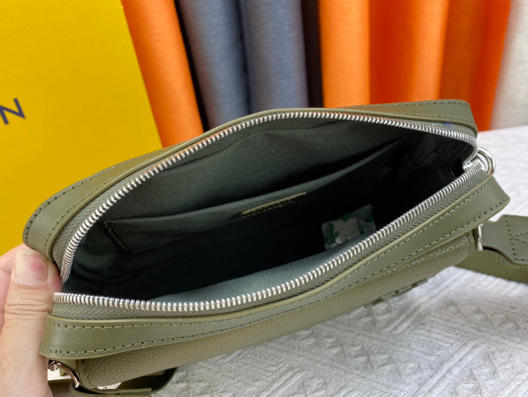 Bags- Elite Carryalls Luxury Designer Leather Handbag