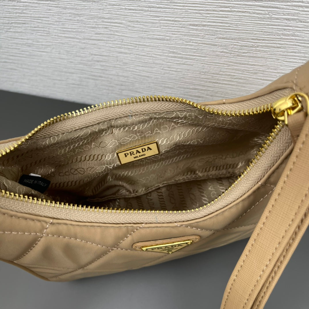 Bags- Elite Carryalls Elegant Everyday Designer Handbag