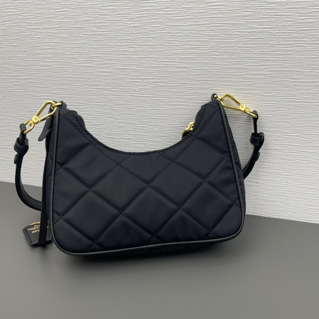 Bags- Elite Carryalls Elegant Everyday Designer Handbag