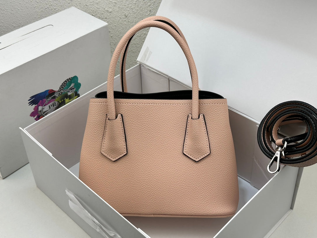 Bags- Elite Carryalls Luxury Designer Leather Handbag