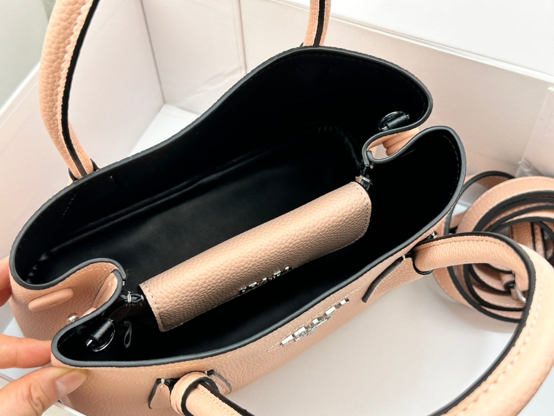 Bags- Elite Carryalls Luxury Designer Leather Handbag