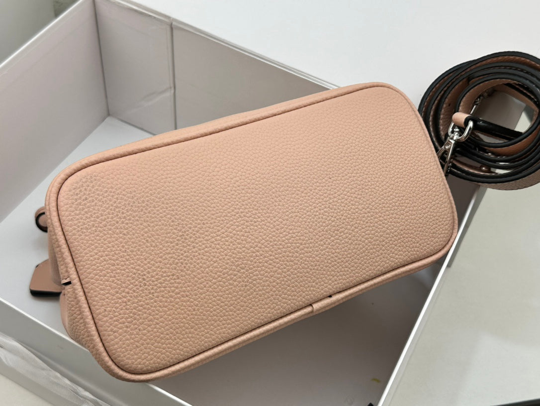 Bags- Elite Carryalls Luxury Designer Leather Handbag