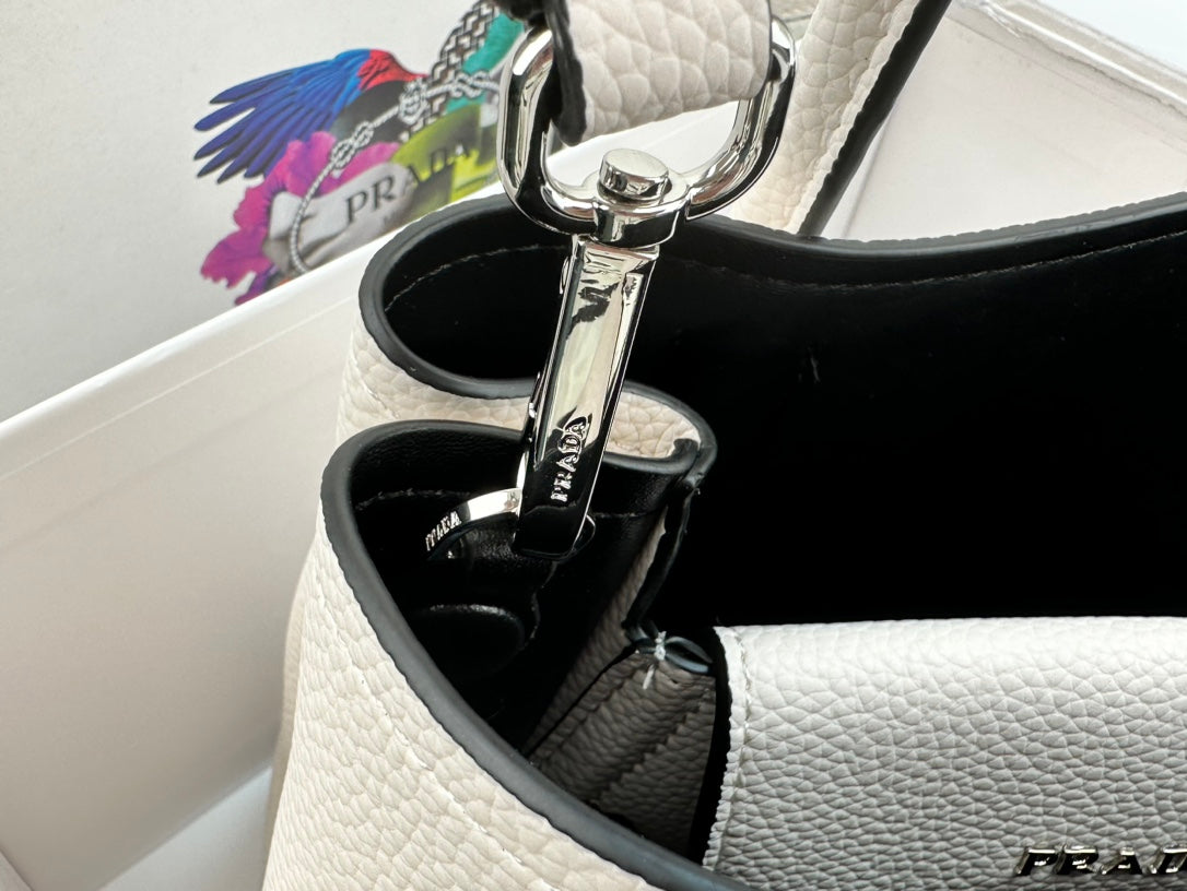 Bags- Elite Carryalls Luxury Designer Leather Handbag