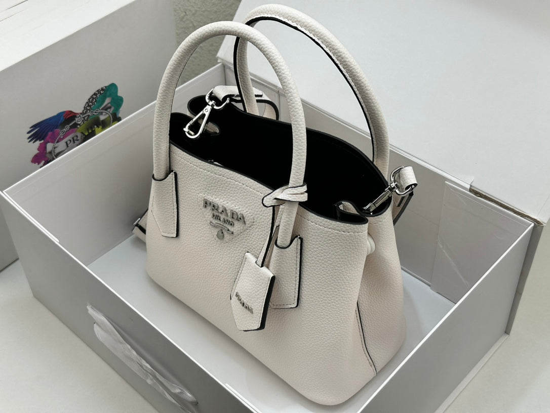 Bags- Elite Carryalls Luxury Designer Leather Handbag