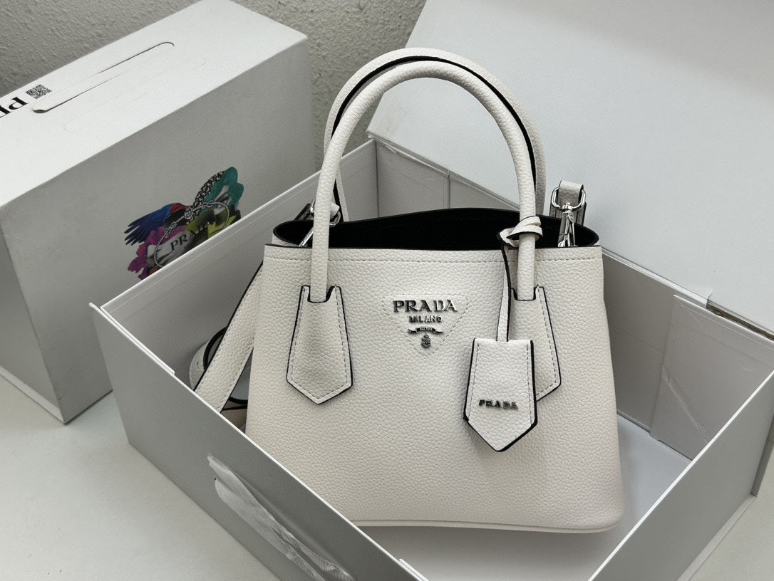 Bags- Elite Carryalls Luxury Designer Leather Handbag