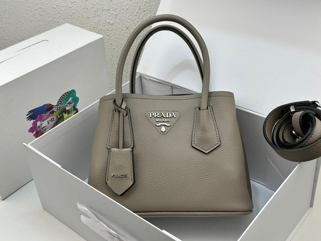 Bags- Elite Carryalls Elegant Everyday Designer Handbag
