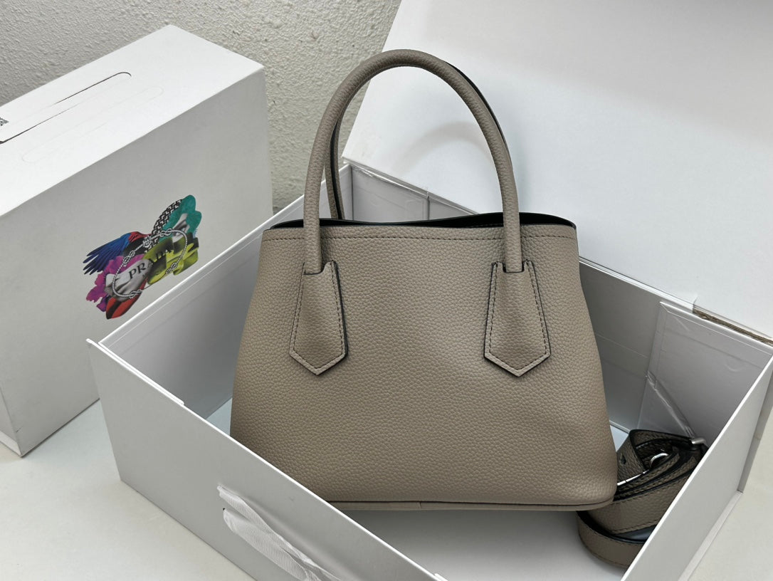 Bags- Elite Carryalls Elegant Everyday Designer Handbag