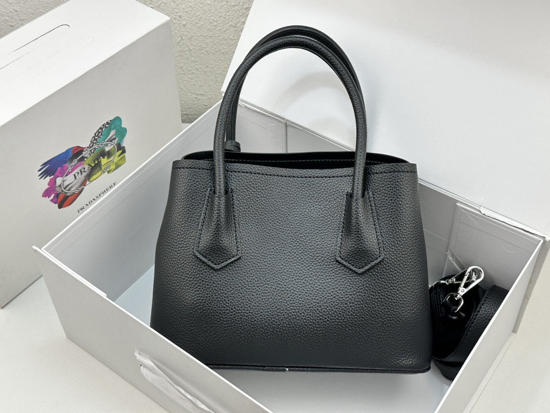 Bags- Elite Carryalls Luxury Designer Leather Handbag