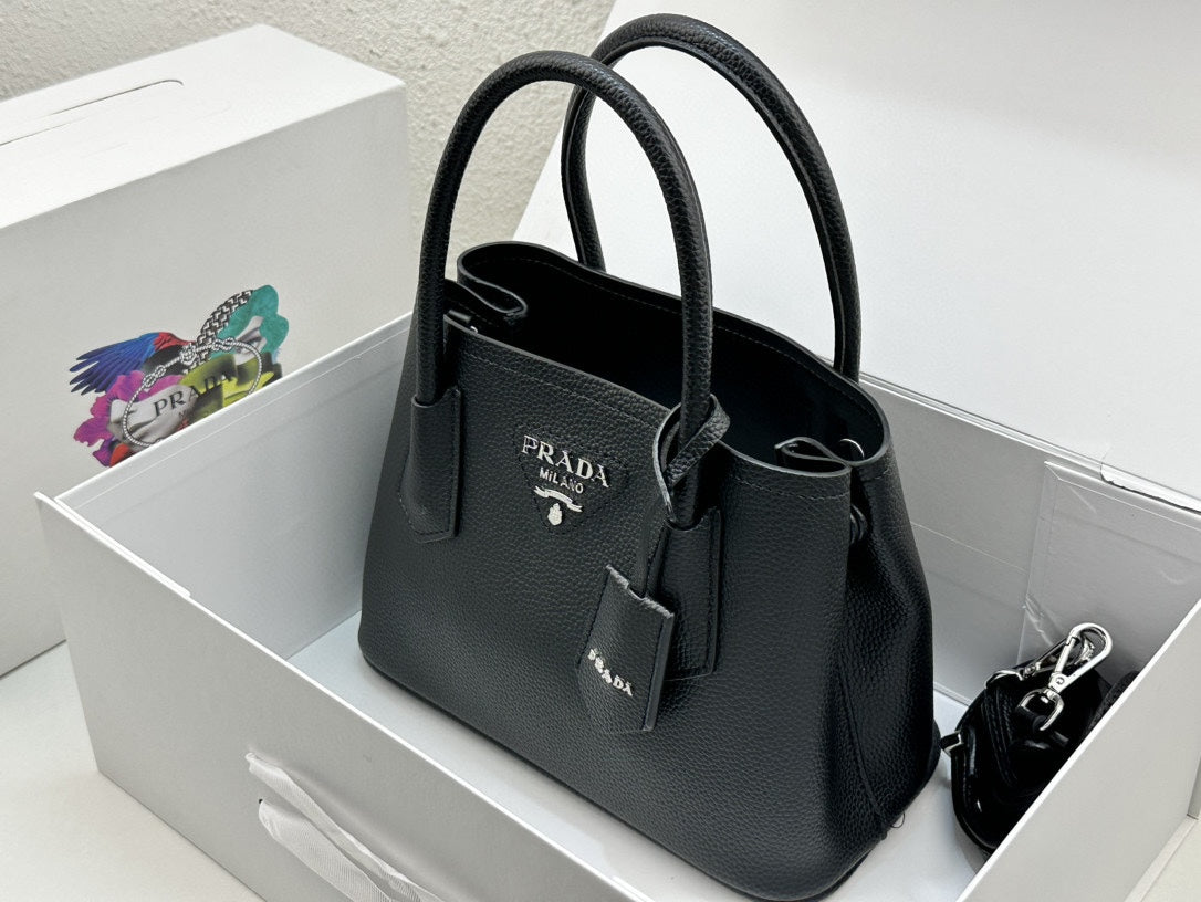 Bags- Elite Carryalls Luxury Designer Leather Handbag