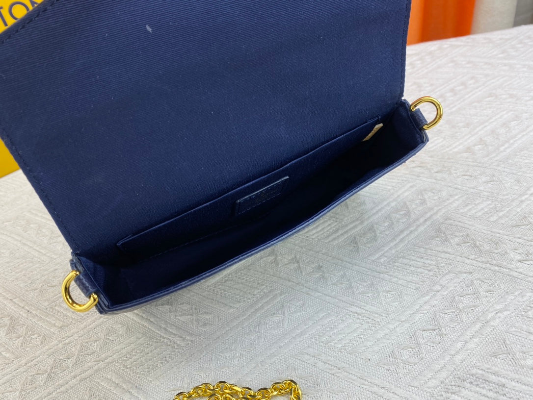 Bags- Elite Carryalls Elegant Everyday Designer Handbag