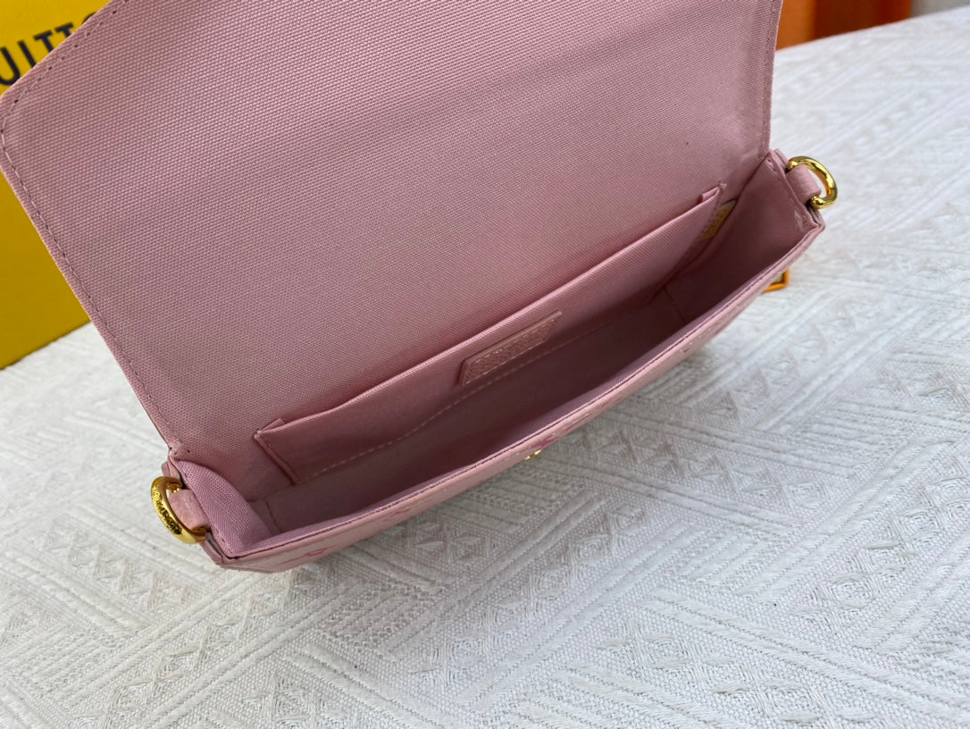 Bags- Elite Carryalls Elegant Everyday Designer Handbag