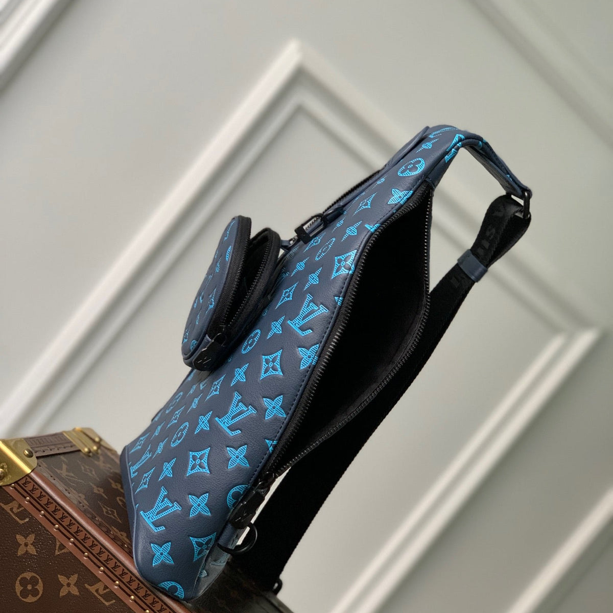 Louis Vuitton Wallets? Louis Vuitton Lou Duo Sling Bag Elegant Everyday Leather Wallet
