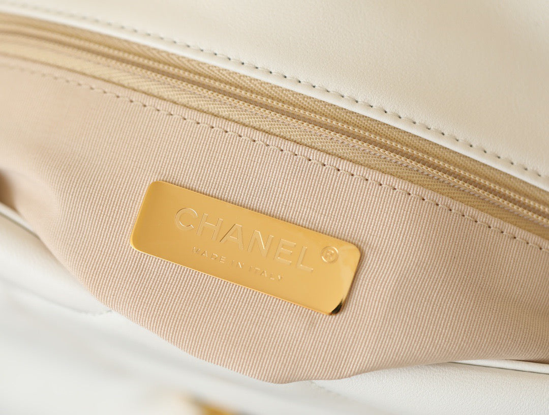 Chanel Wallets? Chanel 19 Bag Elegant Everyday Leather Wallet