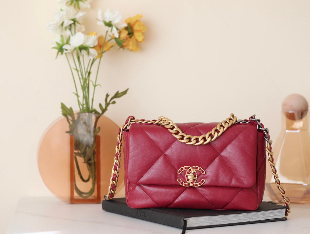 Chanel Wallets? Chanel 19 Bag Compact Luxury Card Wallet